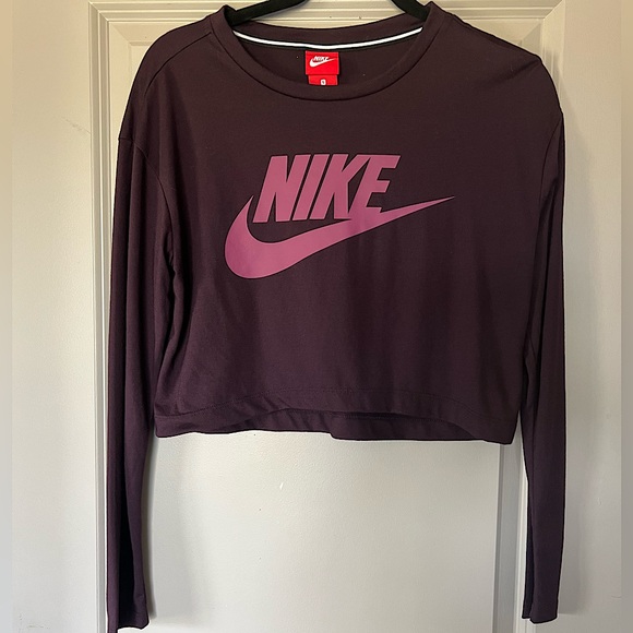 Nike Women’s long sleeve pullover. Size small. Dark purple/plum with pink logo. - Picture 3 of 4